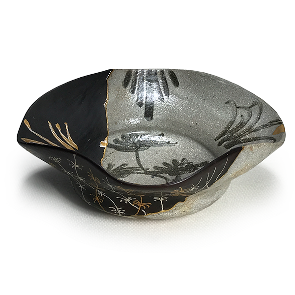 Old Karatsu Painted Karatsu Pine Crest with Four-Direction Design